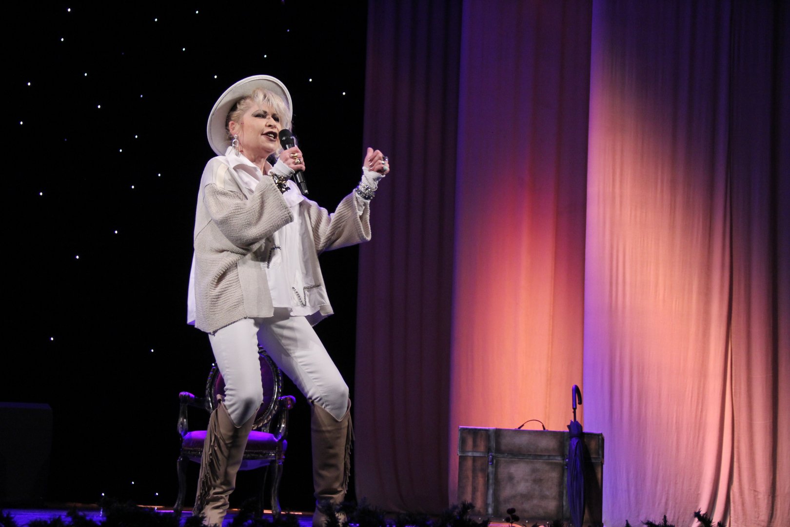 60 лет за 60 минут Елены Спициной – годы летят, словно листья бумаги на ветру… (ФОТО)