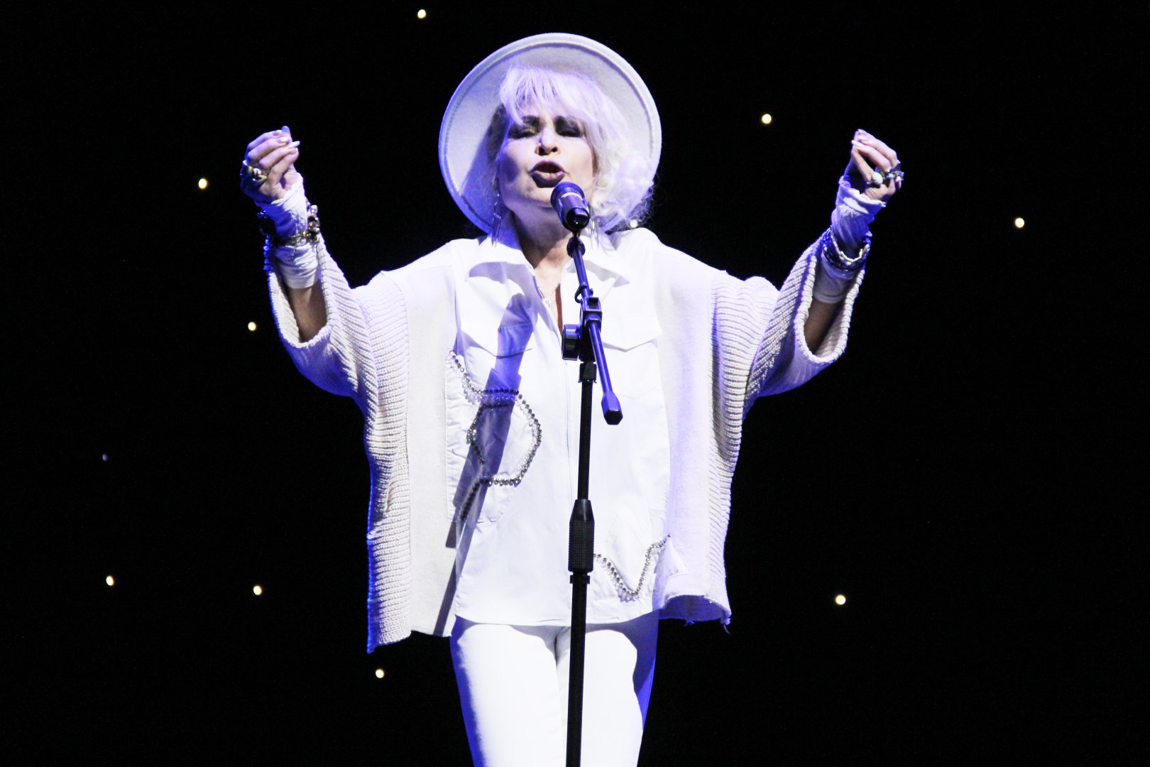 60 лет за 60 минут Елены Спициной – годы летят, словно листья бумаги на ветру… (ФОТО)