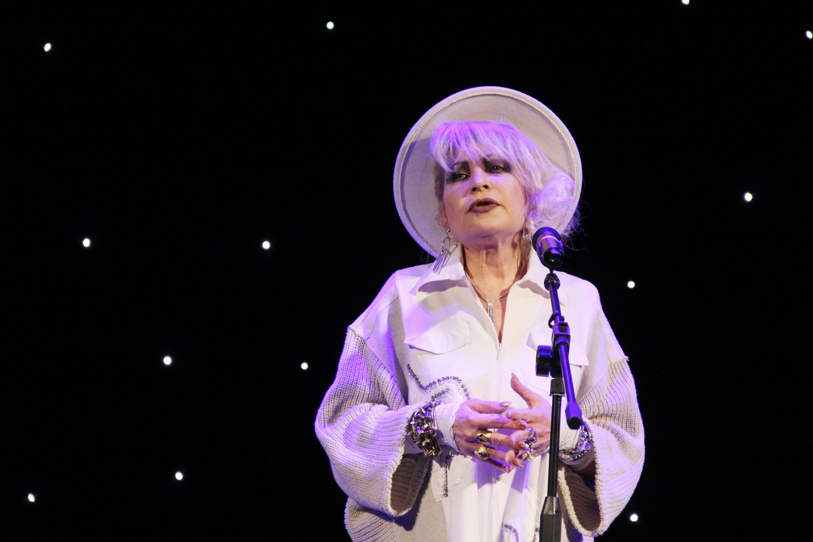 60 лет за 60 минут Елены Спициной – годы летят, словно листья бумаги на ветру… (ФОТО)