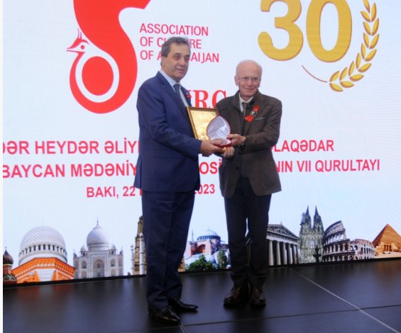 В Баку состоялся международный съезд культурологов, посвященный  100-летию великого лидера Гейдара Алиева (ФОТО)