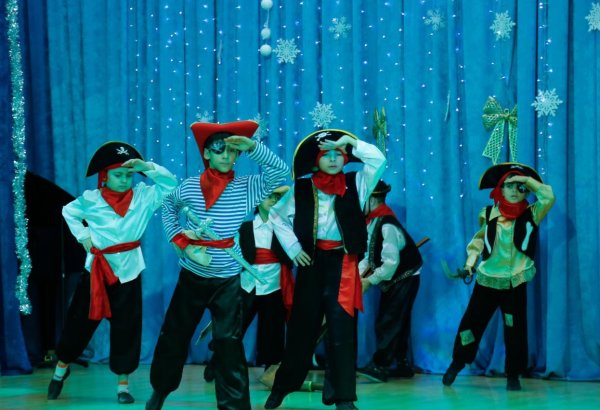 В Баку прошел концерт, посвященный Дню солидарности азербайджанцев мира и Новому году (ФОТО)