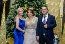 Математик и певица Улькер Гулиева провела творческий вечер в образе королевы (ФОТО)