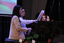 Центральная школа искусств Гара Гараева и Музыкальная школа вокала Фидан Гаджиевой провели благотворительный концерт (ФОТО)