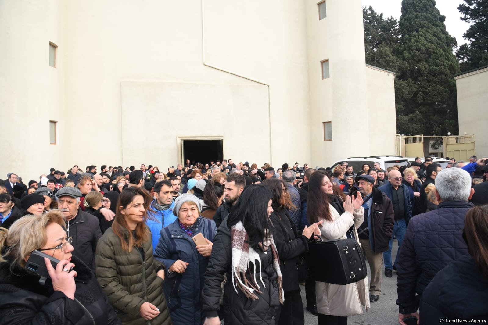 Айгюн Бейляр аплодисментами проводили в последний путь (ФОТО)