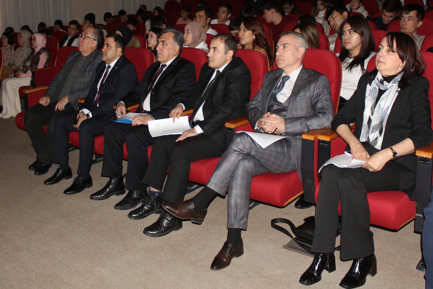 В Узбекистане создано Международное научно-исследовательское общество Низами Гянджеви (ФОТО)