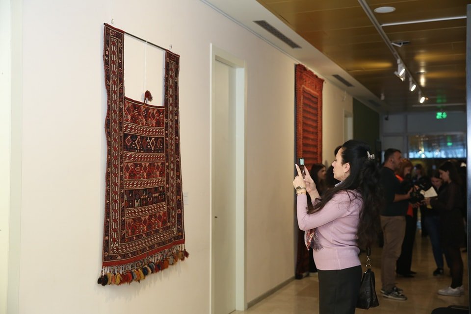 Достояние, неподвластное времени – выставка ковров, ювелирных изделий и вышивки в Баку (ФОТО)