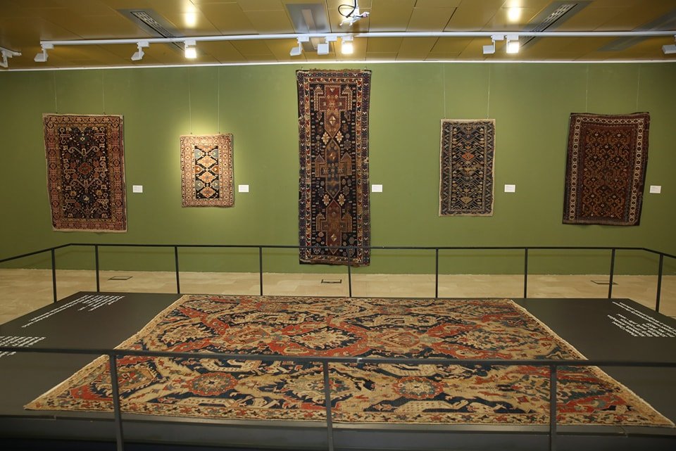 Достояние, неподвластное времени – выставка ковров, ювелирных изделий и вышивки в Баку (ФОТО)