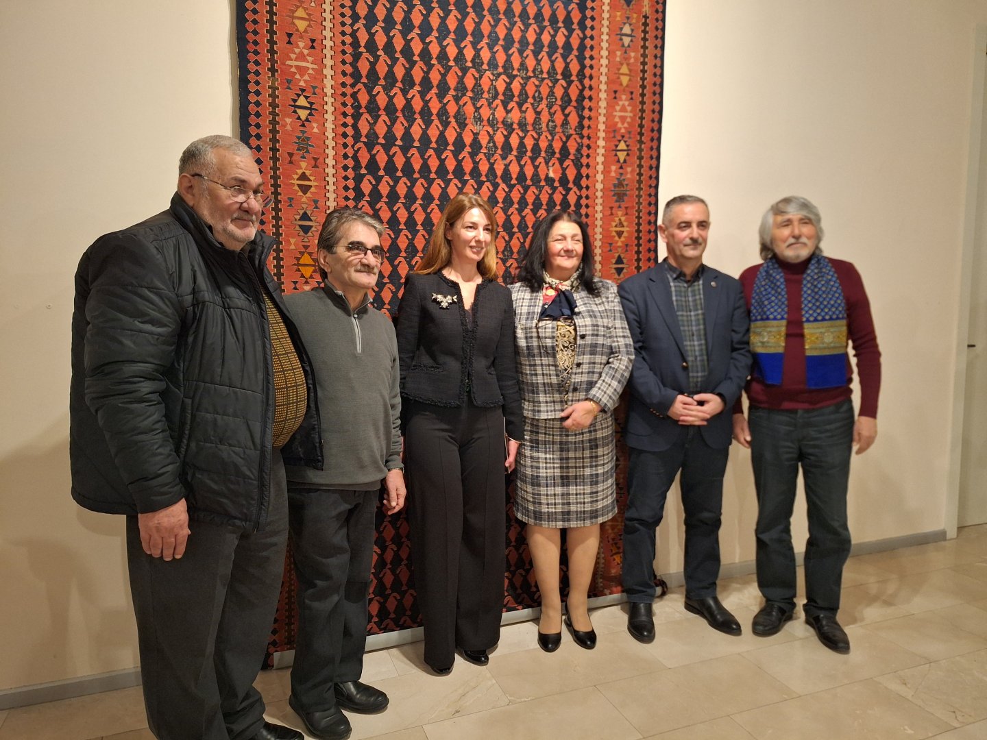 Достояние, неподвластное времени – выставка ковров, ювелирных изделий и вышивки в Баку (ФОТО)