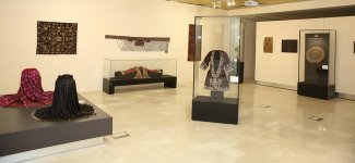 Достояние, неподвластное времени – выставка ковров, ювелирных изделий и вышивки в Баку (ФОТО)