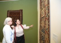 Достояние, неподвластное времени – выставка ковров, ювелирных изделий и вышивки в Баку (ФОТО)