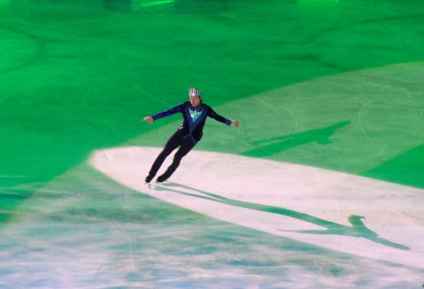 Впервые в Азербайджане! Ледовое шоу Яны Рудковской и Евгения Плющенко "Лебединое озеро" (ВИДЕО)