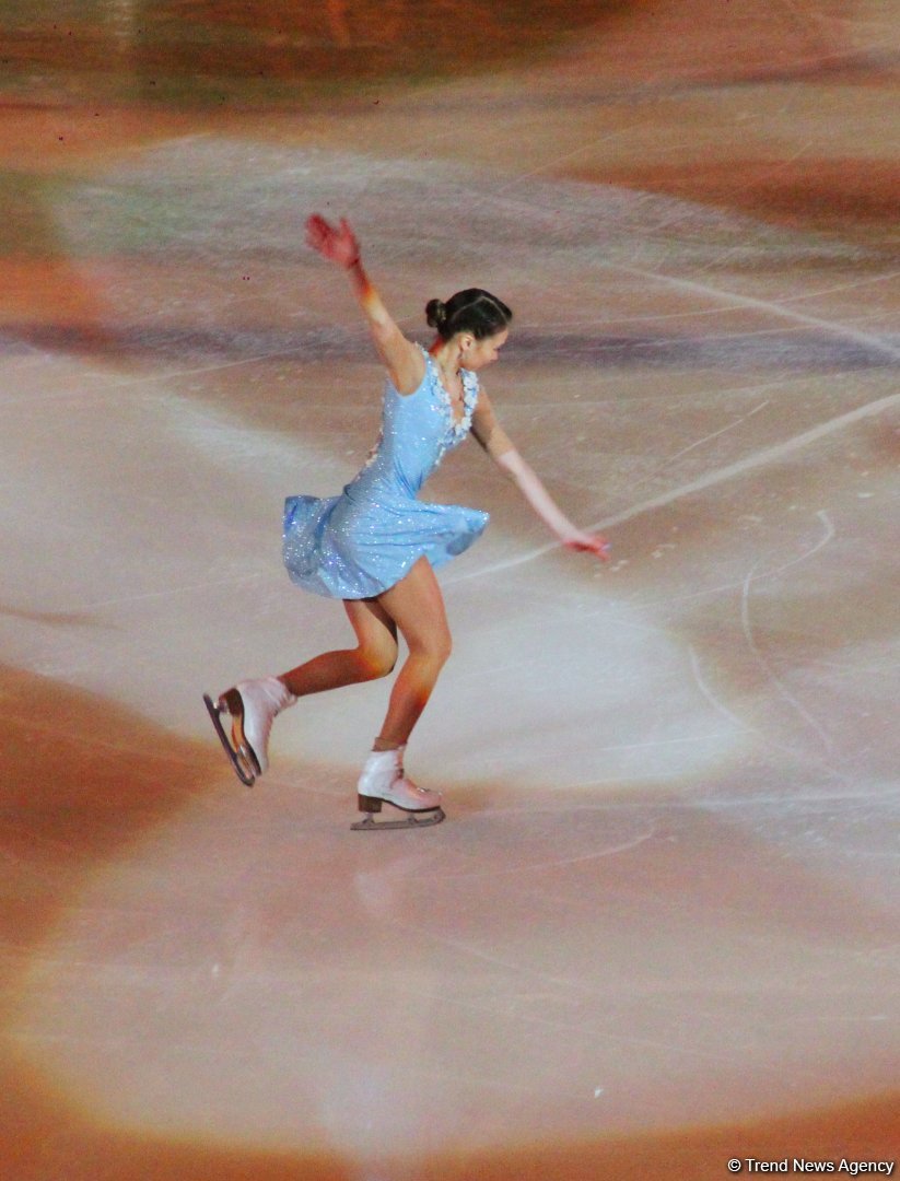 Впервые в Баку представлено феерическое шоу на льду "Сказки Евгения Плющенко" (ВИДЕО, ФОТО)