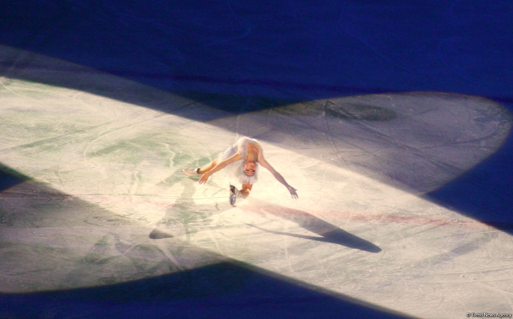 Впервые в Баку представлено феерическое шоу на льду "Сказки Евгения Плющенко" (ВИДЕО, ФОТО)