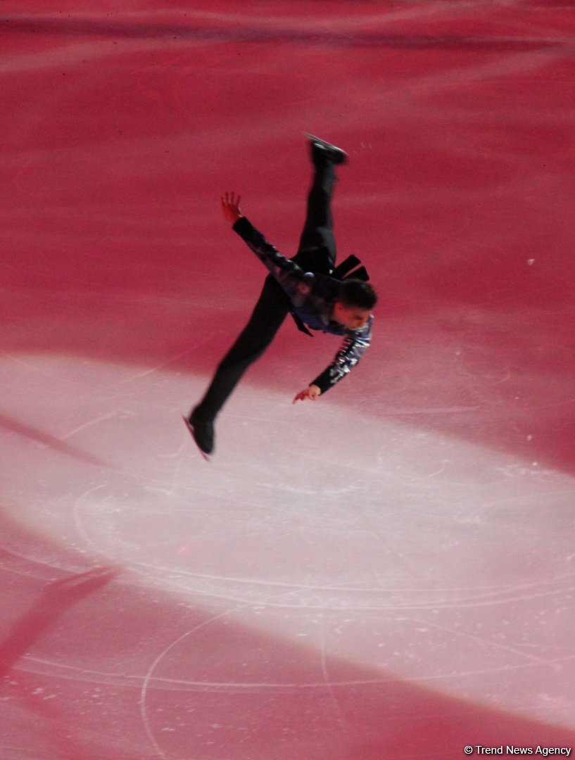 Впервые в Баку представлено феерическое шоу на льду "Сказки Евгения Плющенко" (ВИДЕО, ФОТО)