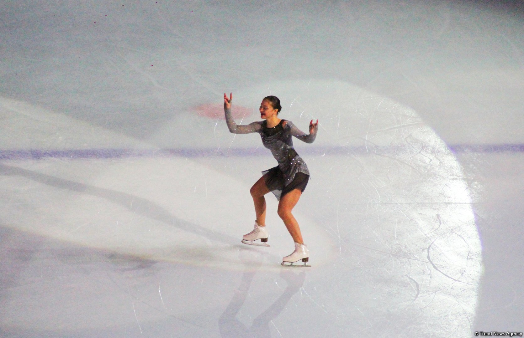 Впервые в Баку представлено феерическое шоу на льду "Сказки Евгения Плющенко" (ВИДЕО, ФОТО)