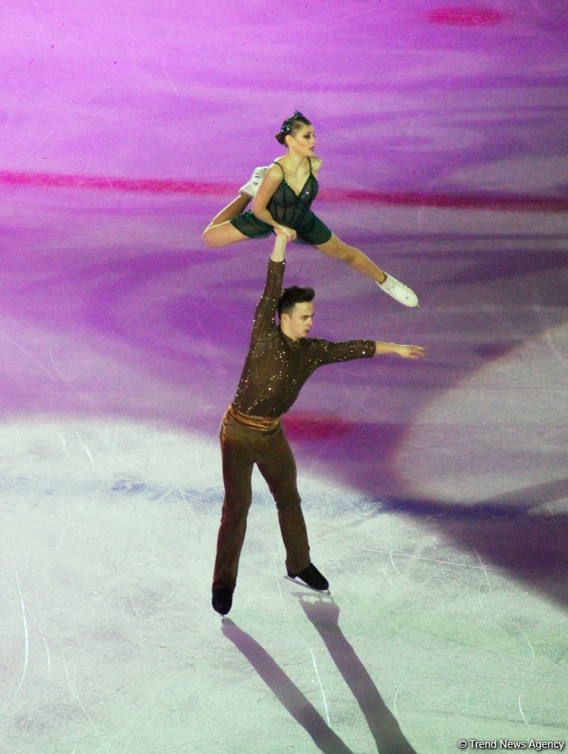Впервые в Баку представлено феерическое шоу на льду "Сказки Евгения Плющенко" (ВИДЕО, ФОТО)