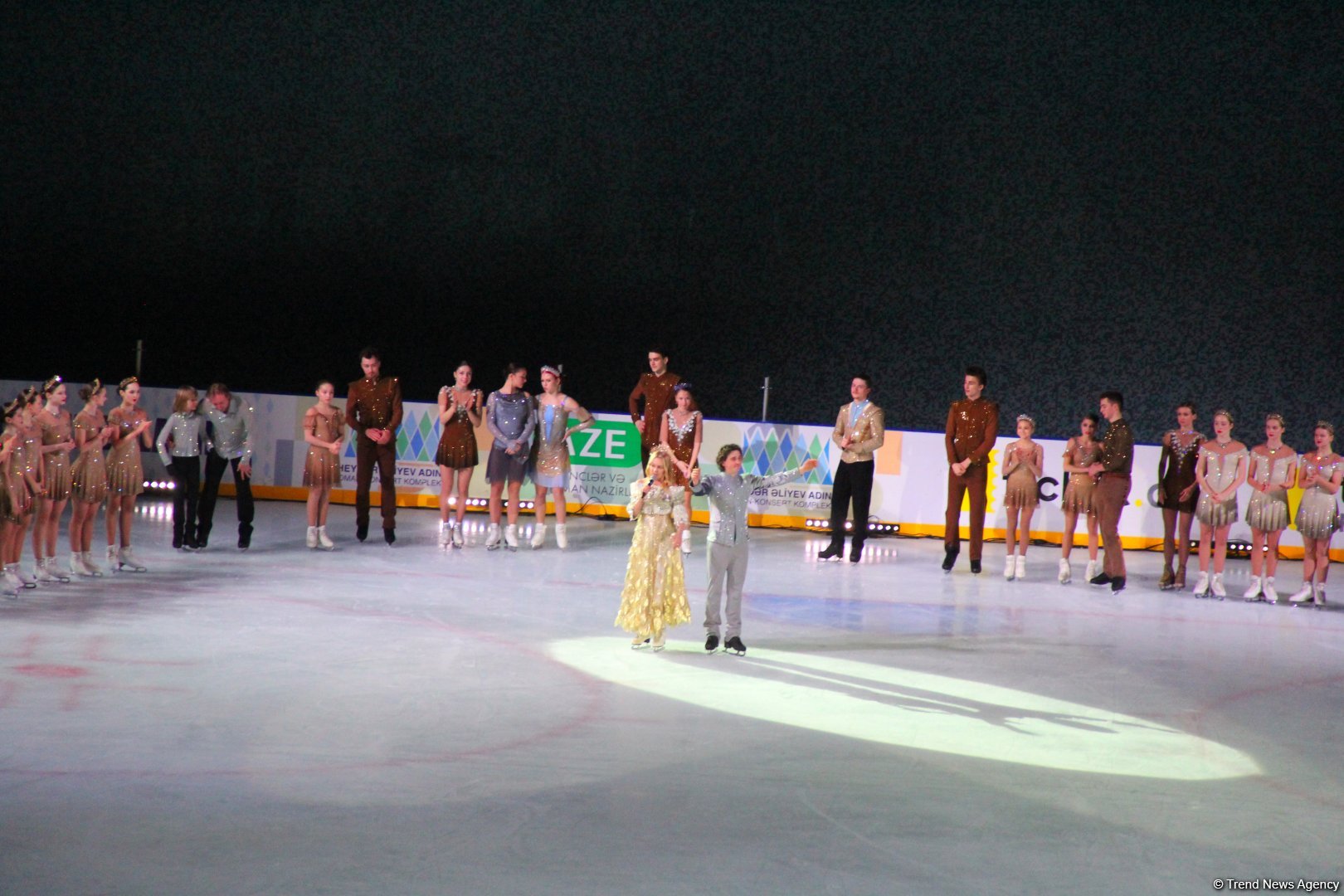 Впервые в Баку представлено феерическое шоу на льду "Сказки Евгения Плющенко" (ВИДЕО, ФОТО)