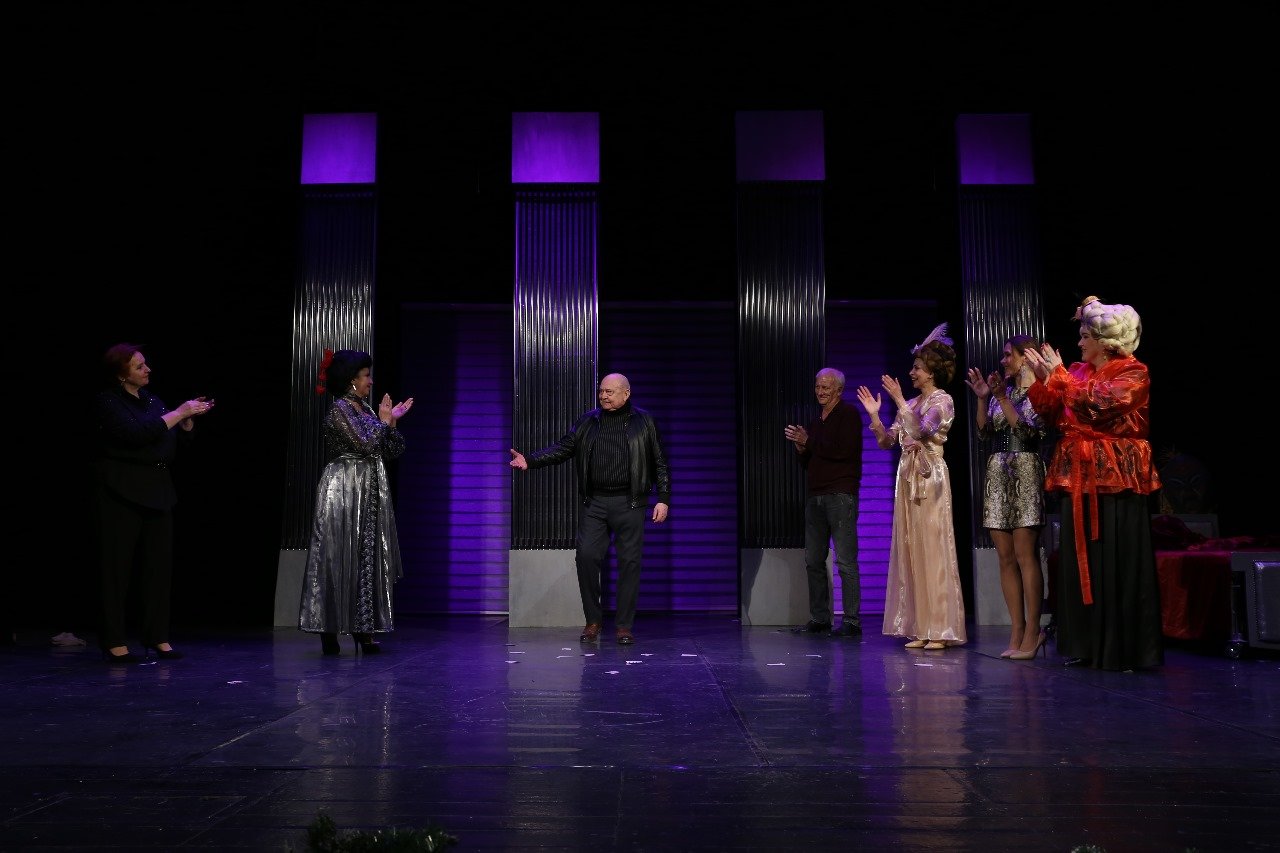 Не стоит ныть и жаловаться на судьбу! Как в Баку три женщины "золотого возраста" решили найти мужей (ФОТО)