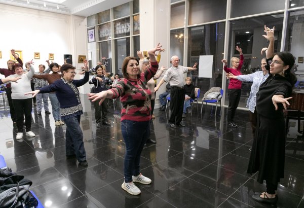 Только кому за 60+! В Баку танцам все возрасты покорны (ФОТО)