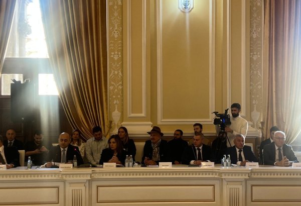 В Баку будут очищены загрязненные в результате деятельности нефтепрома территории - Анар Гулиев