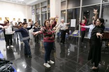 Только кому за 60+! В Баку танцам все возрасты покорны (ФОТО)