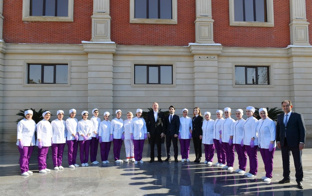 Президент Ильхам Алиев ознакомился с деятельностью предприятия по производству кондитерских изделий в Лянкяране (ФОТО/ВИДЕО)