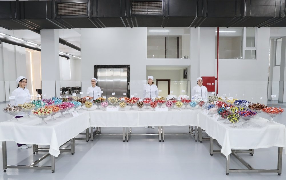 Президент Ильхам Алиев ознакомился с деятельностью предприятия по производству кондитерских изделий в Лянкяране (ФОТО/ВИДЕО)