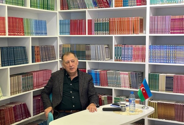 В Баку прошел поэтический вечер в честь юбилея Баба Везироглу (ФОТО)