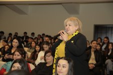 В рамках проекта "Qonağımız var" состоялась встреча с Метанет Искендерли (ФОТО)