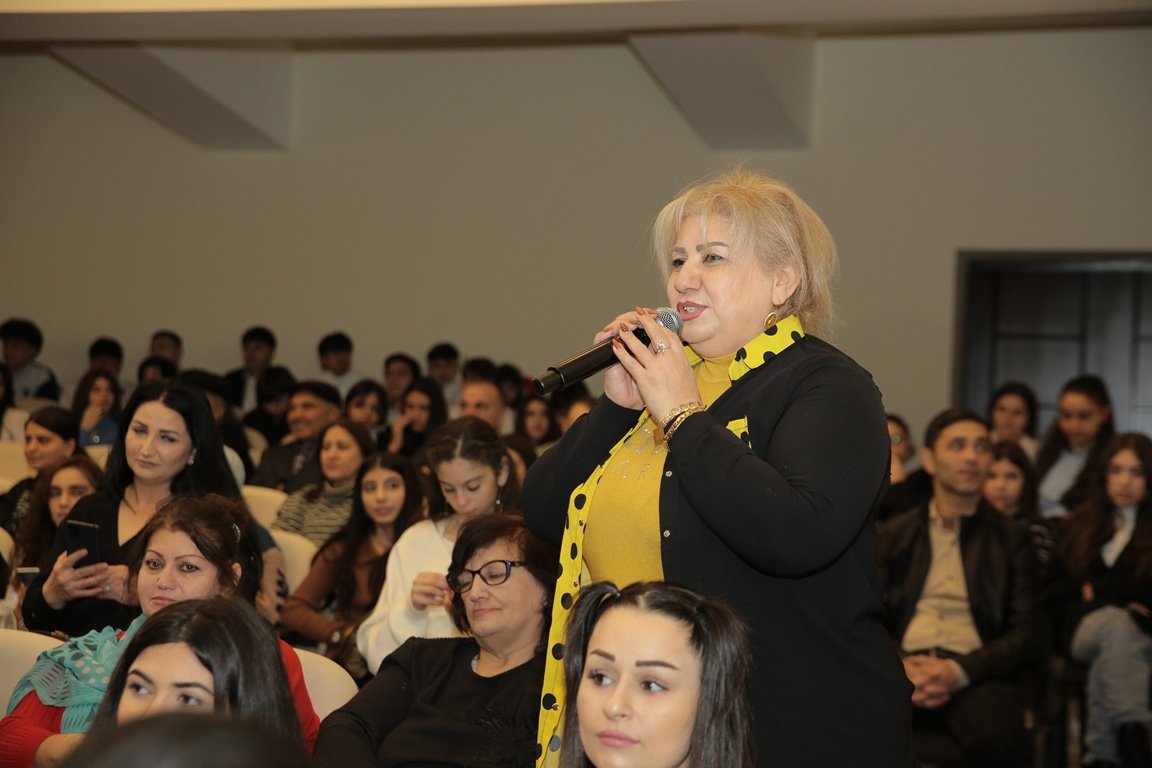 В рамках проекта "Qonağımız var" состоялась встреча с Метанет Искендерли (ФОТО)