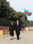 Президент Ильхам Алиев и Первая леди Мехрибан Алиева посетили Шехидляр хиябаны в связи с 34-й годовщиной трагедии 20 Января (ФОТО/ВИДЕО)