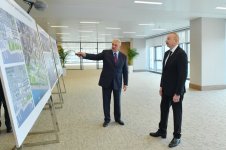 Президент Ильхам Алиев ознакомился с работами по строительству и благоустройству в Центральном парковом квартале и условиями, созданными в Офисном здании Белого города Баку (ФОТО)