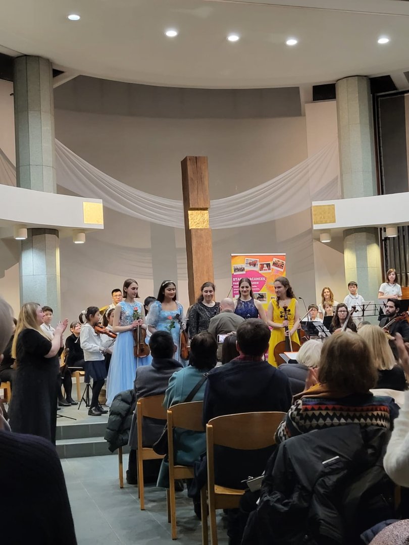 14-летняя азербайджанка выступила в церкви  Нотр-Дам-д’Эсперанс в Париже (ВИДЕО, ФОТО)