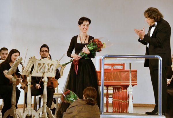 Гармония и красота: как звучит клавесин в Баку (ФОТО)