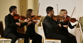 Гармония и красота: как звучит клавесин в Баку (ФОТО)