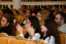 Волшебные звуки флейты в Баку (ФОТО)