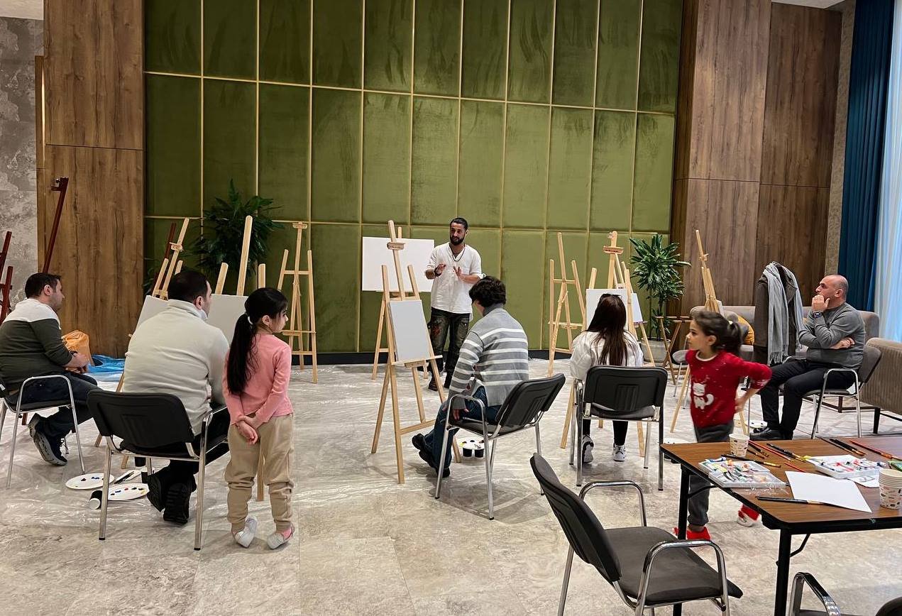 В Шабране прошел недельный симпозиум художников "По следам наследия" (ФОТО)