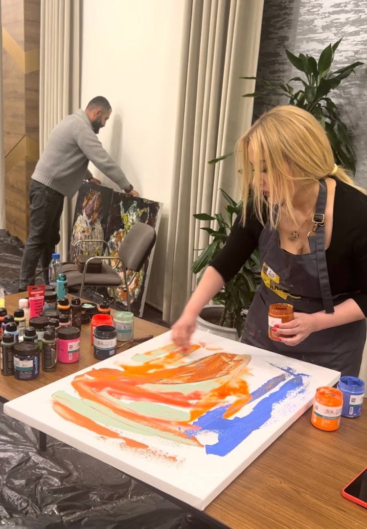 В Шабране прошел недельный симпозиум художников "По следам наследия" (ФОТО)