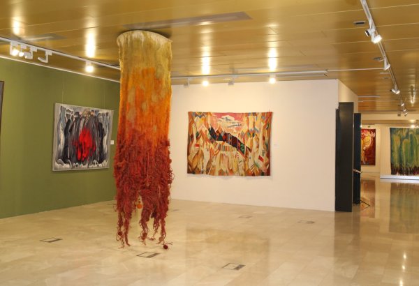 "Родина моя" – выставка гобеленов Адиля Шихалиева в Баку (ФОТО)