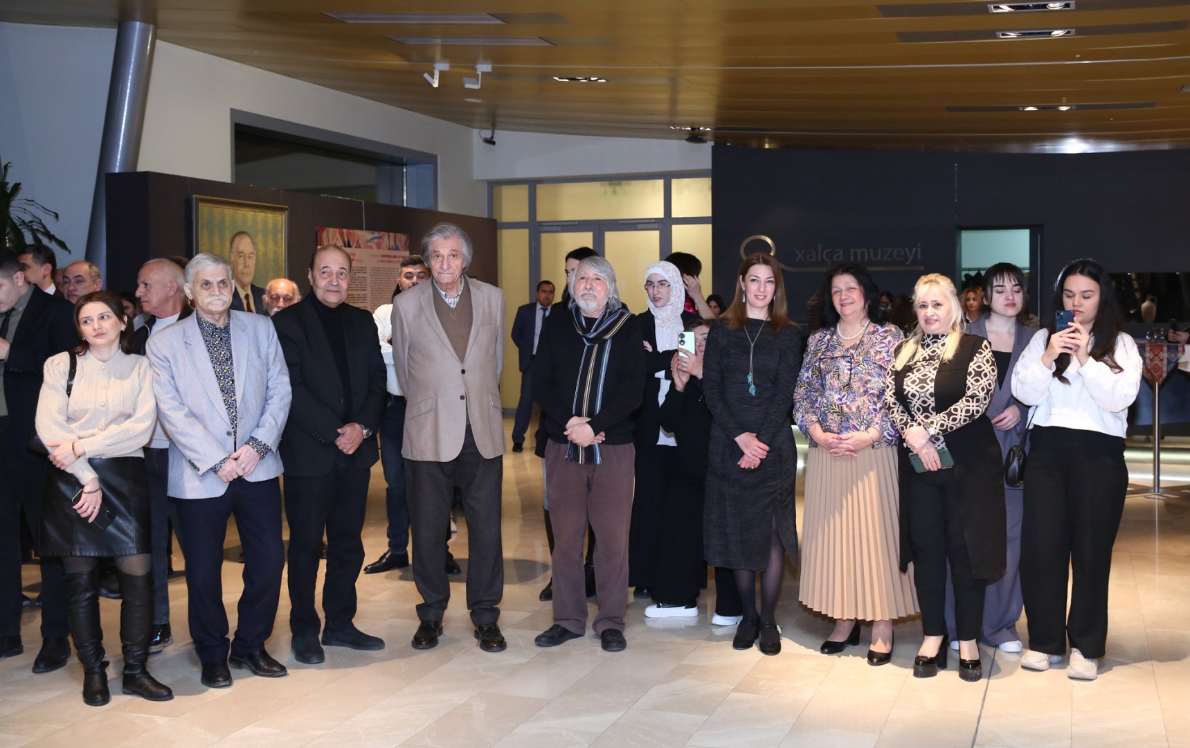 "Родина моя" – выставка гобеленов Адиля Шихалиева в Баку (ФОТО)