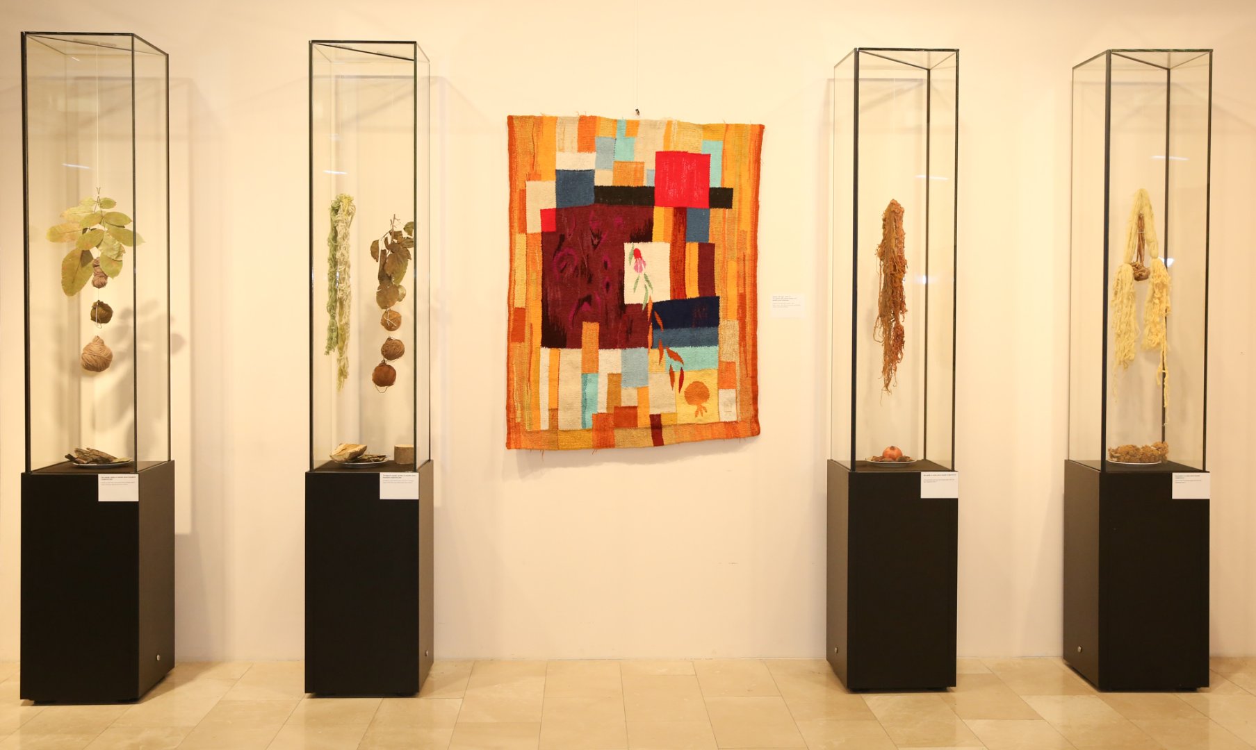 "Родина моя" – выставка гобеленов Адиля Шихалиева в Баку (ФОТО)