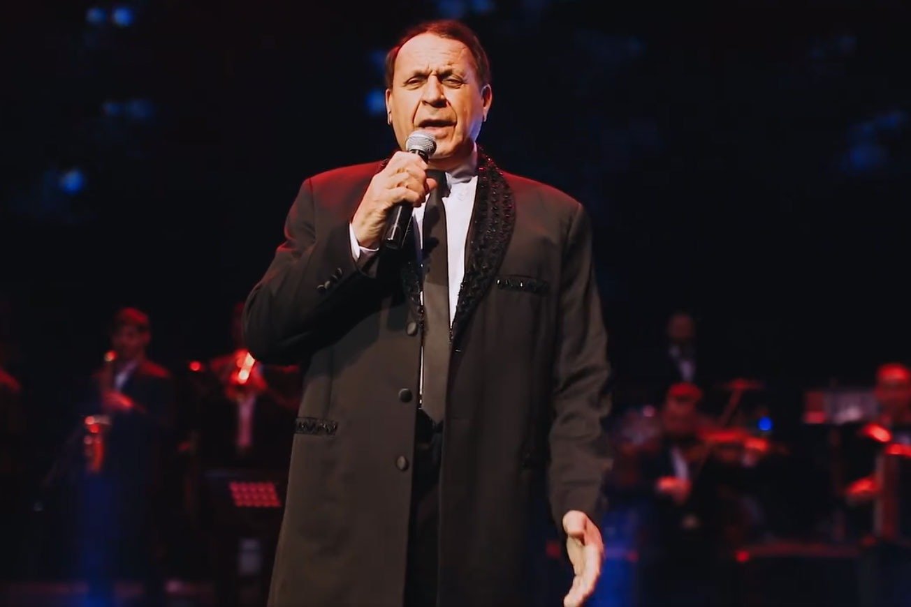 Маэстро эстрады Мубариз Тагиев отметил день рождения первым соло-концертом в Гяндже (ФОТО)