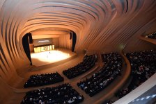 В Центре Гейдара Алиева представлен уникальный театрализованный вид искусства Японии XIII века (ФОТО)