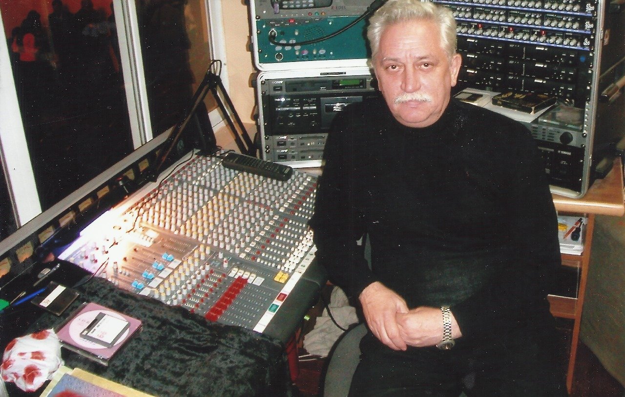 60 лет Владимира Неверова в Бакинской русской драме - путь от монтировщика сцены до автора пьес (ФОТО)