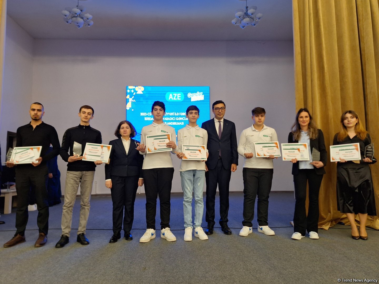 В Лянкяране  состоялась церемония награждения талантливых представителей молодежи (ФОТО)