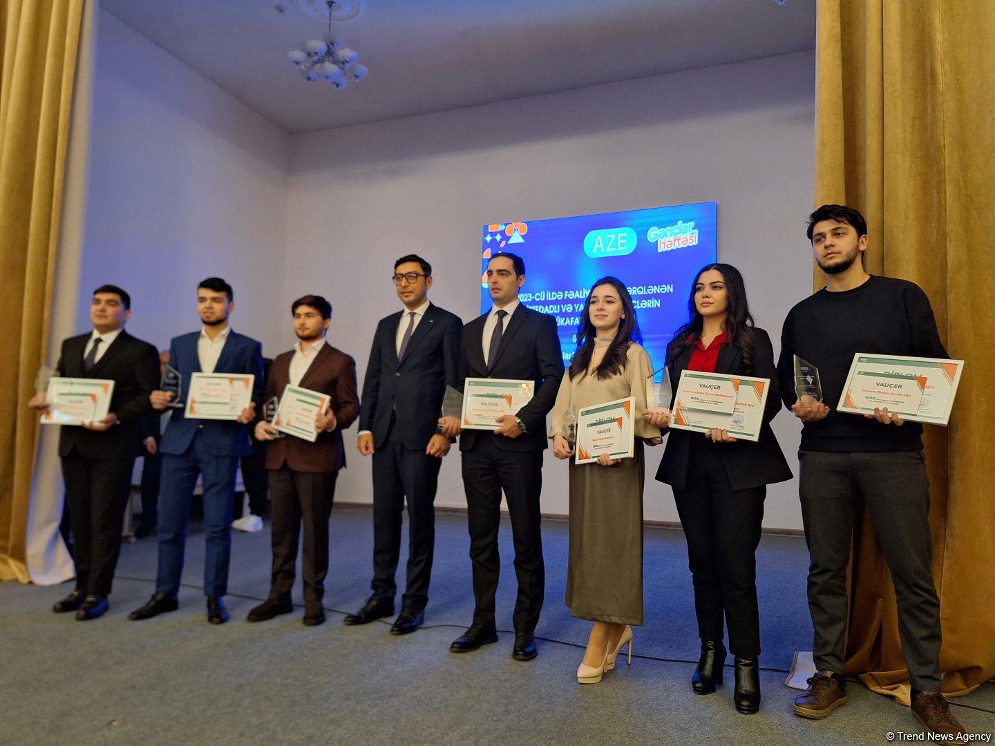 В Лянкяране  состоялась церемония награждения талантливых представителей молодежи (ФОТО)