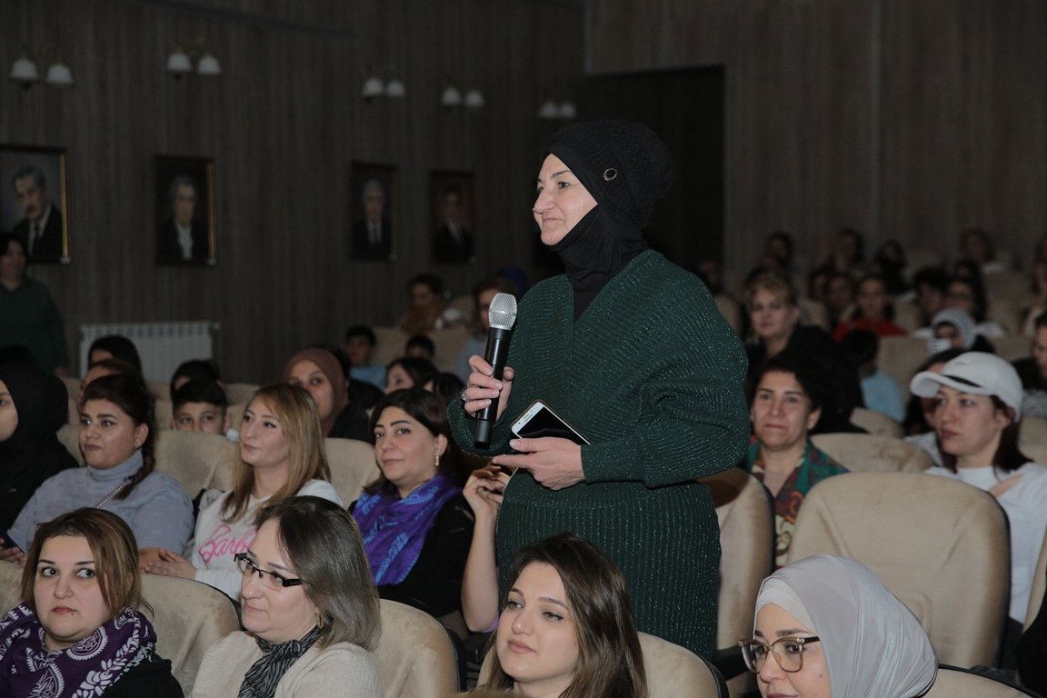 "Qonağımız var" – встреча заслуженного артиста Азербайджана Адалята Шукюрова с поклонниками (ФОТО)