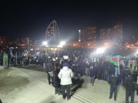 В парке Центра Гейдара Алиева в Баку празднуют победу Ильхама Алиева на президентских выборах (ФОТО/ВИДЕО)