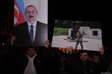 На улицах Баку празднуют победу Ильхама Алиева на президентских выборах (ФОТО/ВИДЕО)