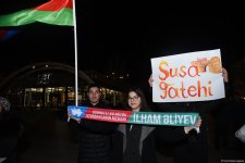 На улицах Баку празднуют победу Ильхама Алиева на президентских выборах (ФОТО/ВИДЕО)